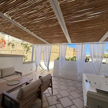 Ippolita Palace Luxury Appartement *